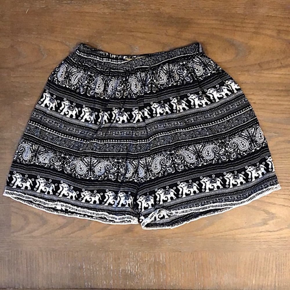 WAYAN Boho Elephant Shorts Size S/M